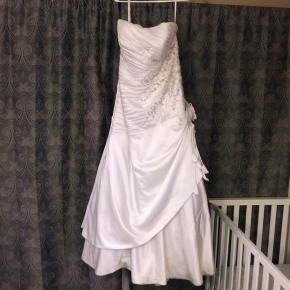 Alfred Angelo Dresses & Skirts - ➕FINAL PRICE NO OFFERS 18W white wedding gown